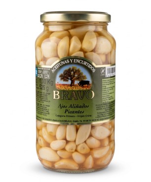 Cesnak v pikantnom náleve 525g