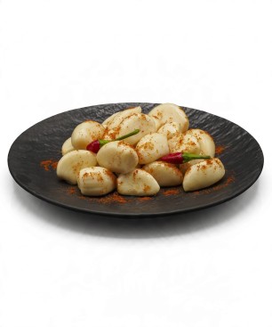 Cesnak v pikantnom náleve 525g
