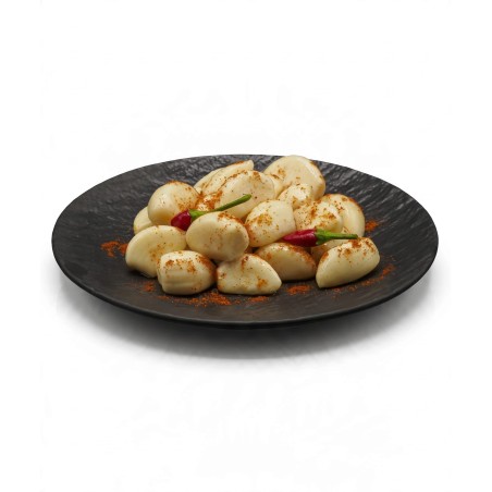 Cesnak v pikantnom náleve 525g